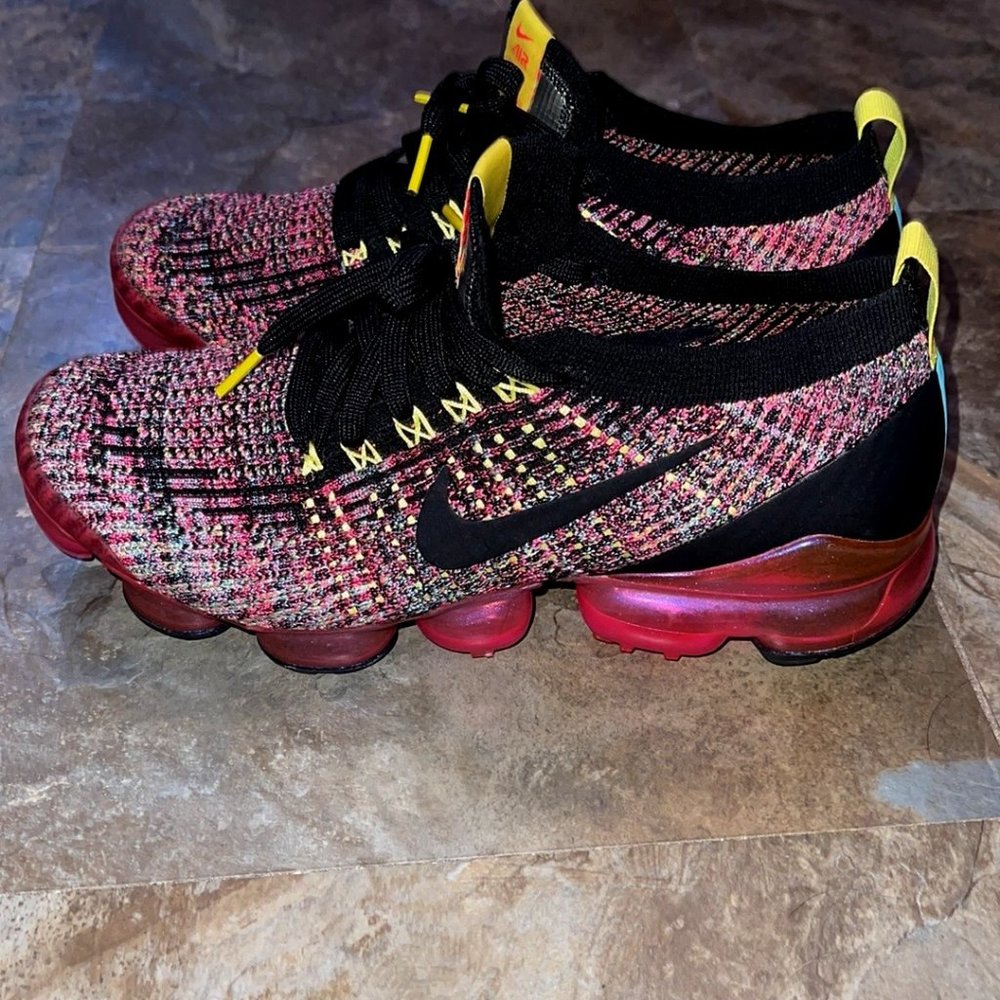 Women’s VaporMax Nike Sneakers